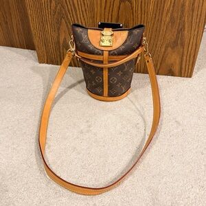 💥FLASH SALE💥Authentic Louis Vuitton Duffle Crossbody Bag